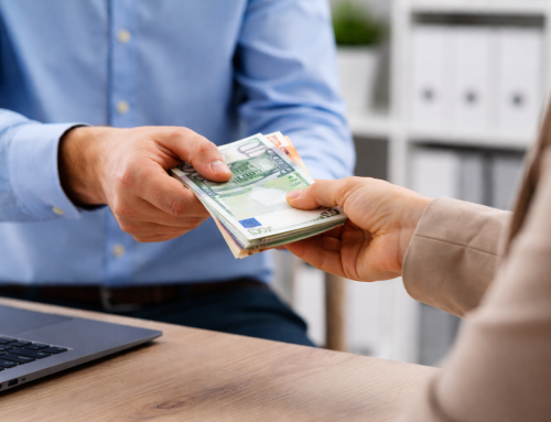 Gotovinsko poslovanje v Sloveniji: kaj morate vedeti, da se izognete prekrškom